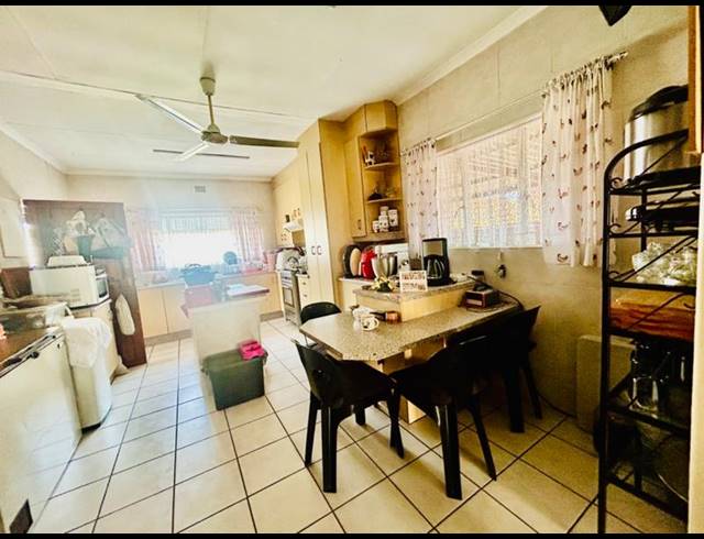 3 BEDROOM HOUSE FOR SALE IN VANDERBIJLPARK CW 3